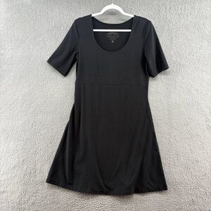 Sahalie Dress Short Sleeve Size Medium Black Round Neck Knee Length Casual